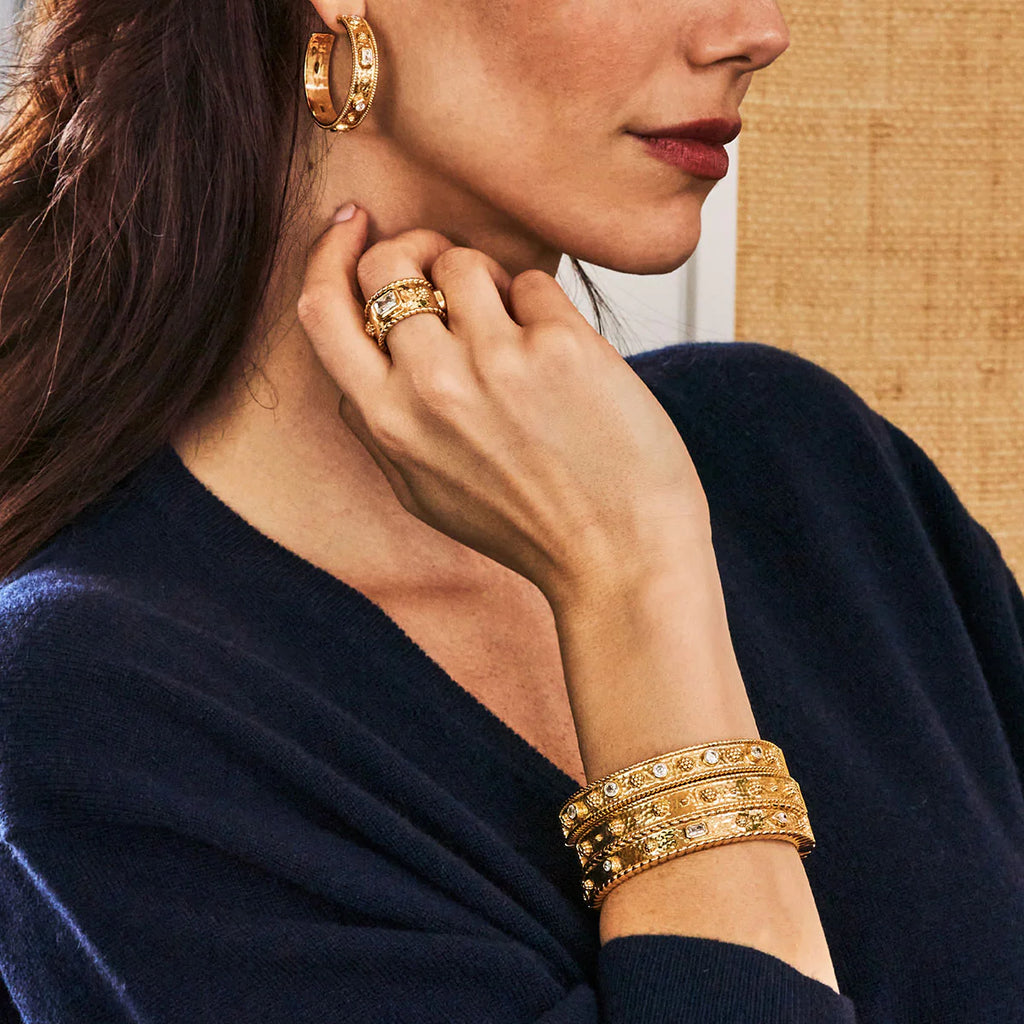 Berry Classic Hinged Bangle Gold