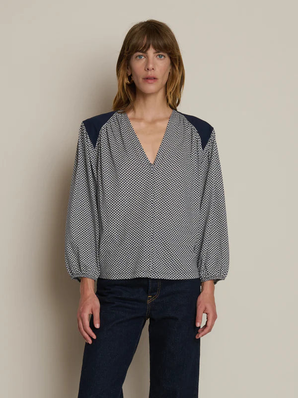 Twyla Long Sleeve Tossed Geo