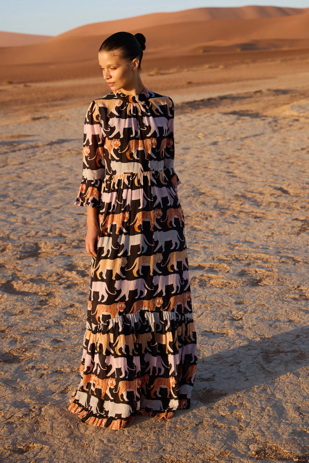 High Neck Bell Maxi Raj Black