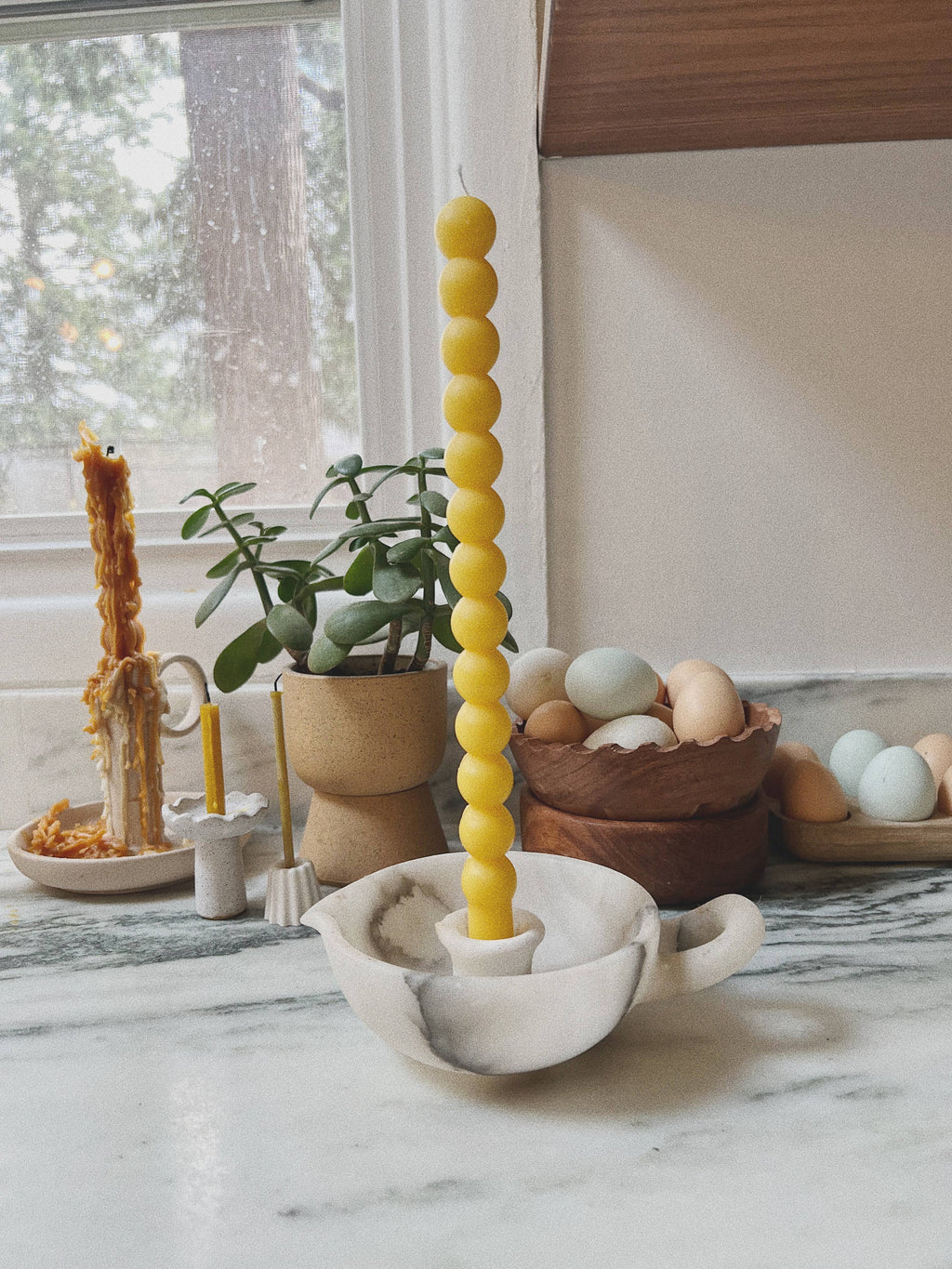 Bauble taper candle: Natural beeswax
