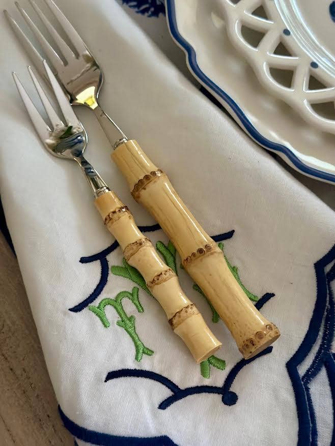 30 Piece Genuine Bamboo Flatware: 1 Place Setting is 5 pieces