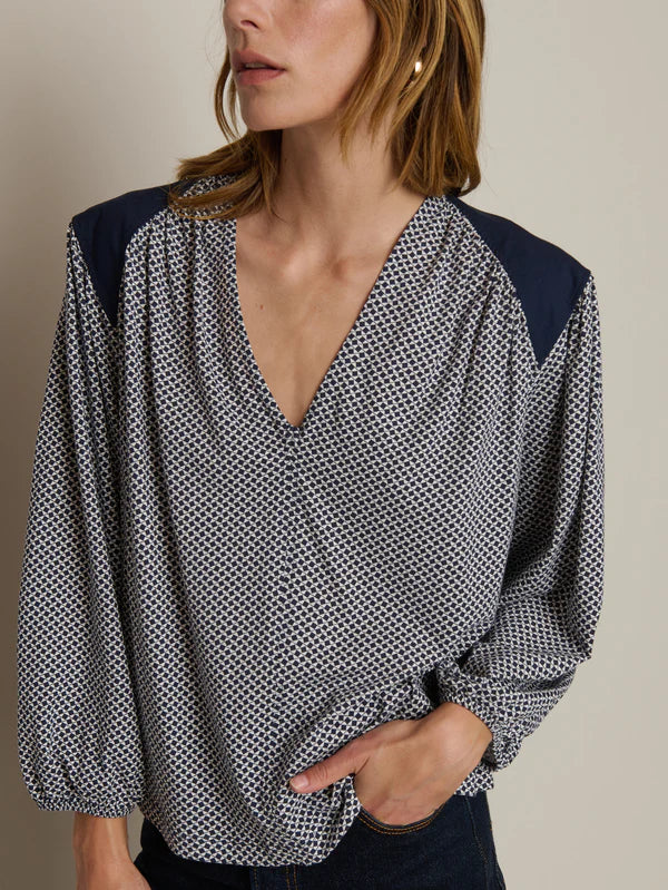 Twyla Long Sleeve Tossed Geo