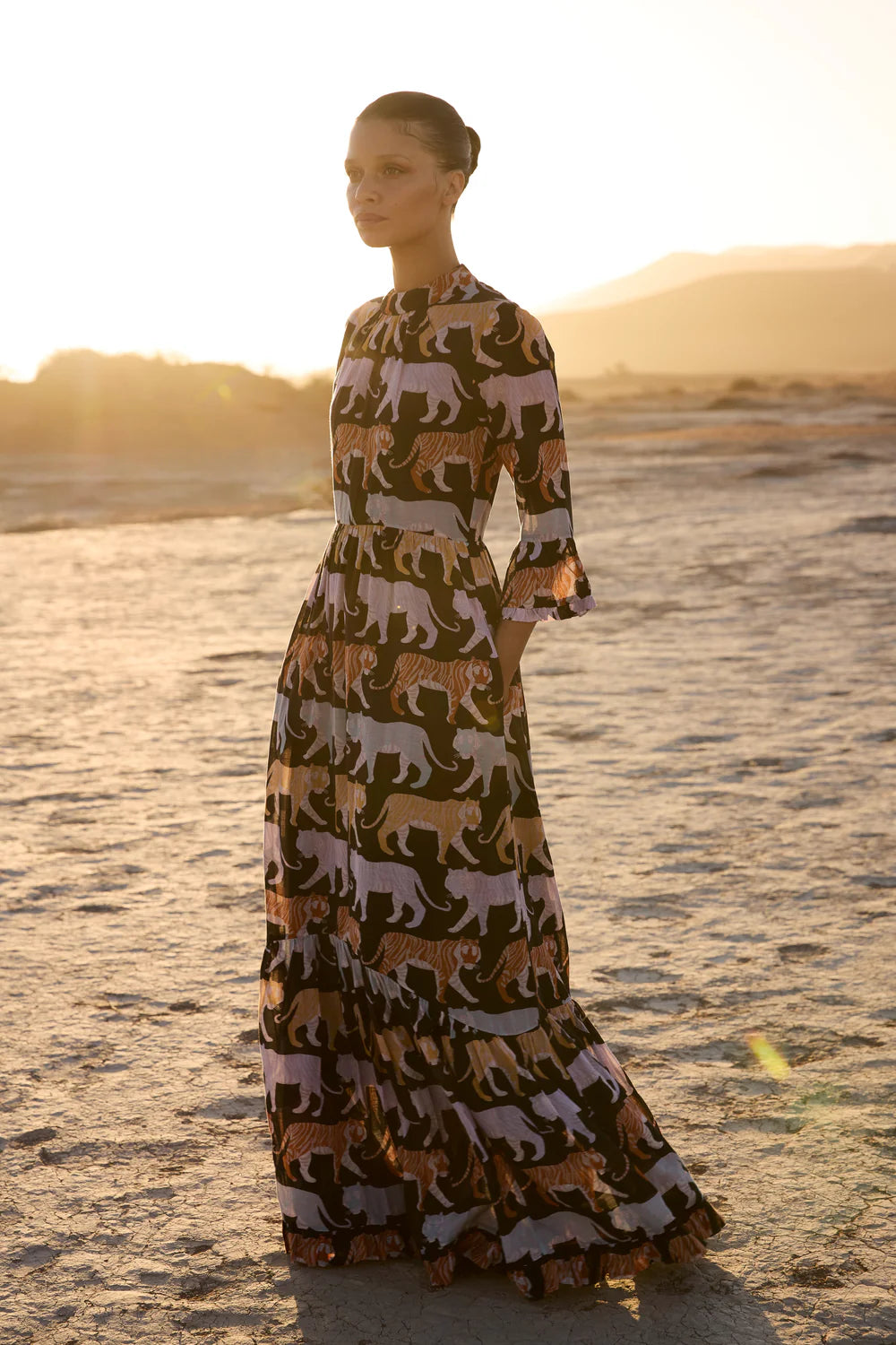 High Neck Bell Maxi Raj Black