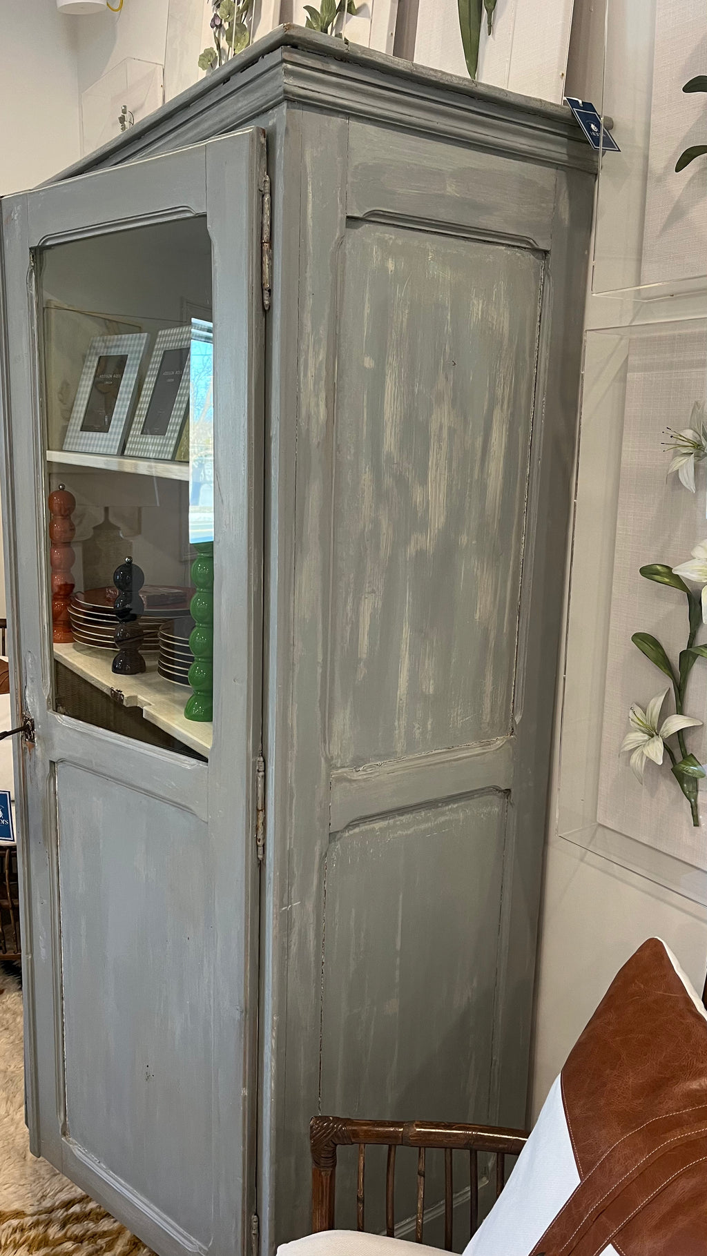 Gustavian Armoire Gray with Glass Front