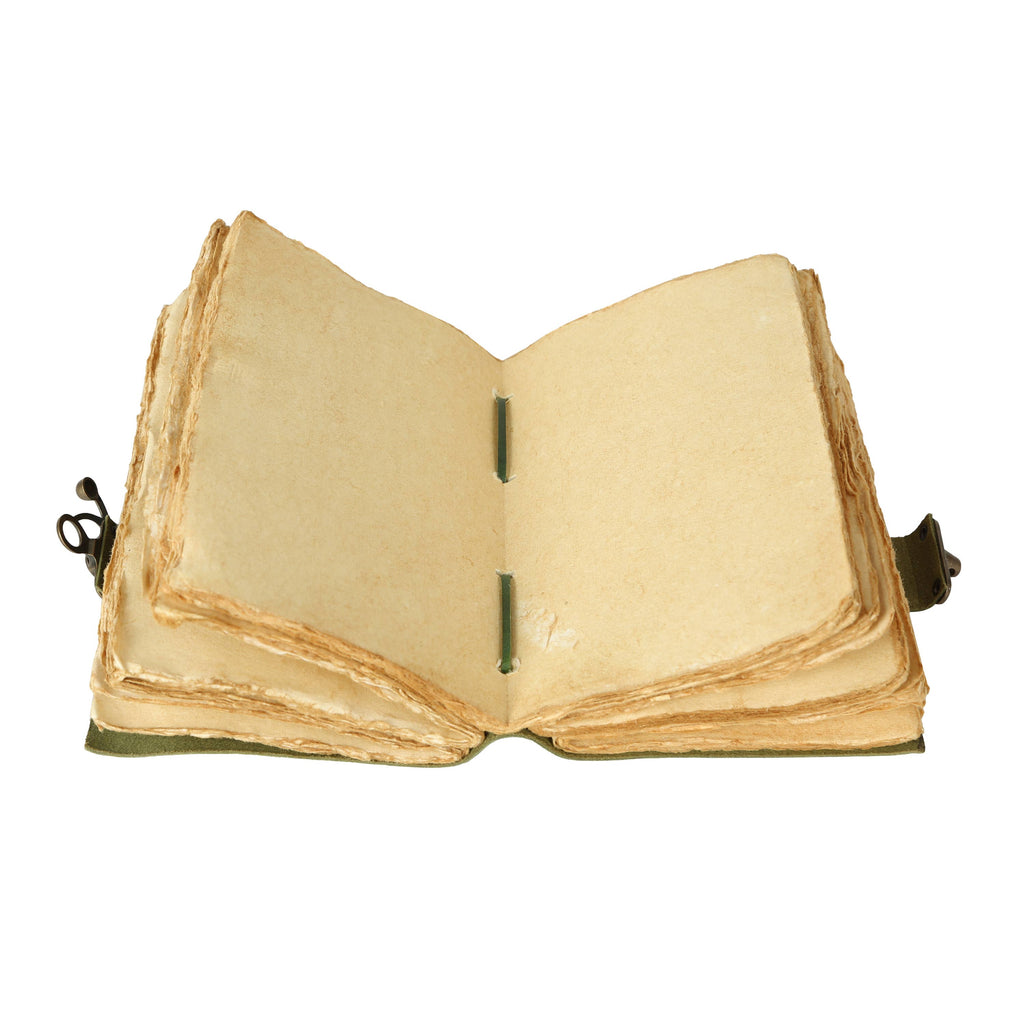 Handmade Leather Journal with C-Lock Unlined Deckle: Green / 7 x 5 Inches