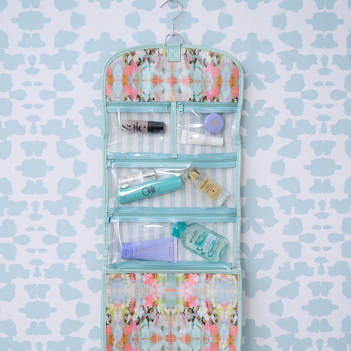 Brooks Avenue Hanging Travel Case: One Size